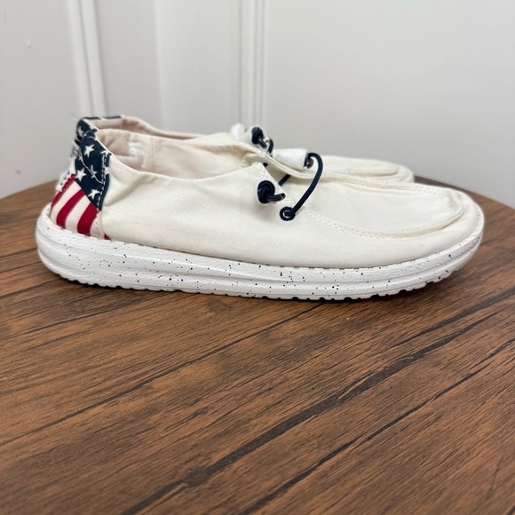 Hey Dude Patriotic Americana size 7 women’s Shoes - Picture 1 of 11